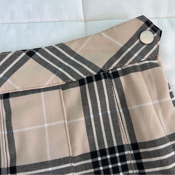 H&M Divided Pleated Plaid Mini Skirt - Picture 7 of 9